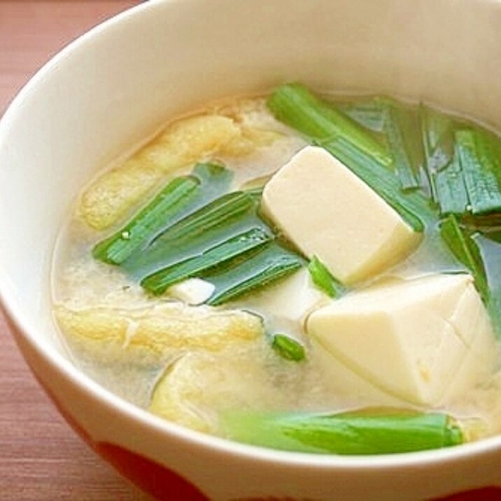 ニラと豆腐のお味噌汁♪